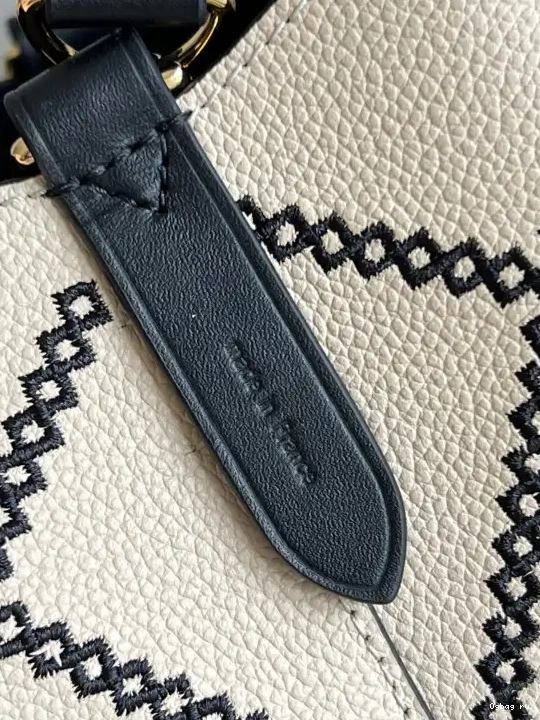 BB LOUIS VUITTON NÉONOÉ 0606